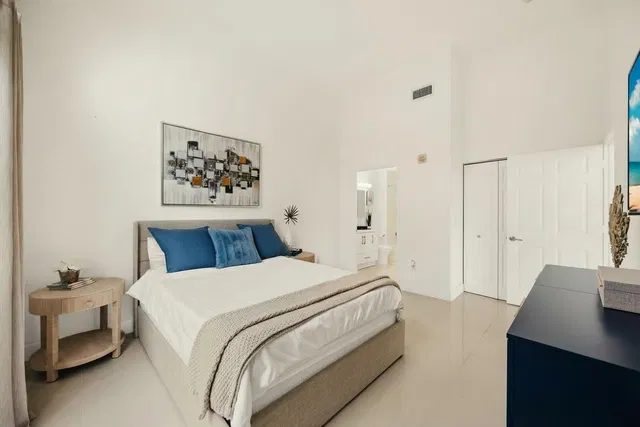 The Montecito Unit 101 photo 9