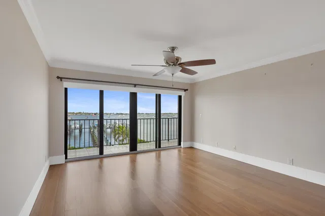 Unit 206 photo 12