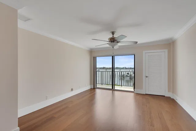 Unit 206 photo 17