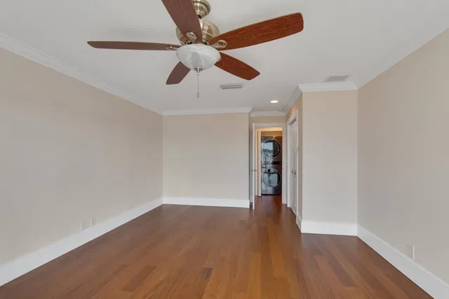 Unit 206 photo 18