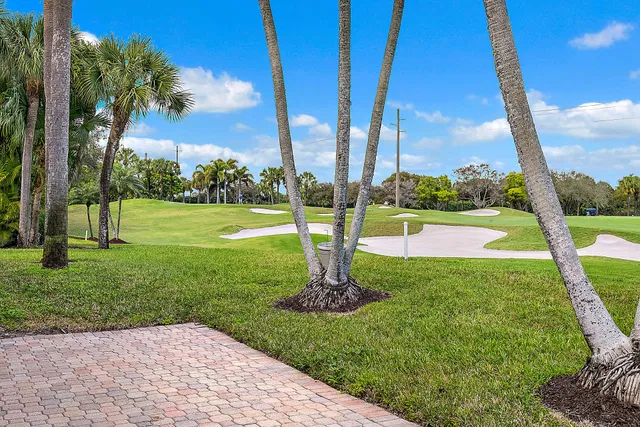 Admirals Cove Residence photo 2