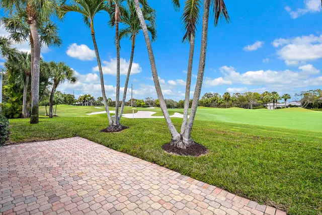 Admirals Cove Residence photo 18