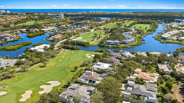 Admirals Cove Residence photo 26
