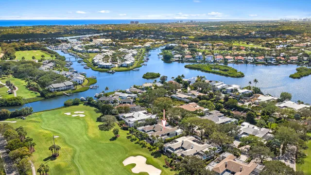 Admirals Cove Residence photo 27