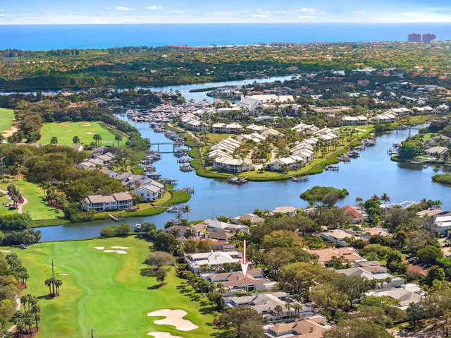 Admirals Cove Residence photo 28