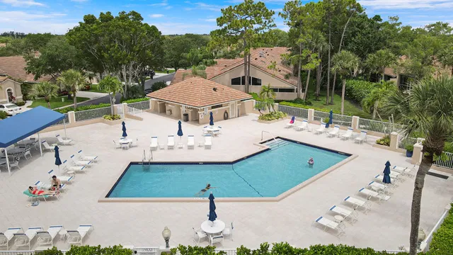 PGA National Palm Beach Gardens Unit 102 photo 2