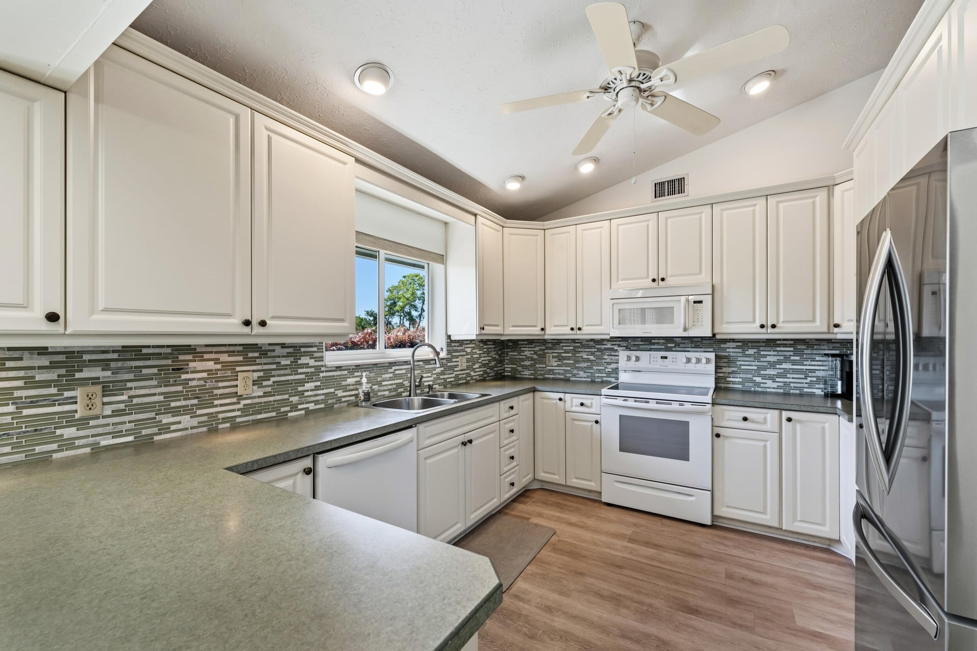 Rocky Point Residence photo 5