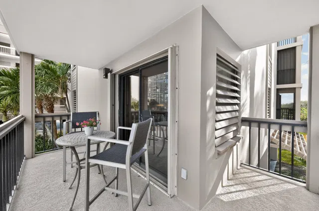 Unit 106 photo 29