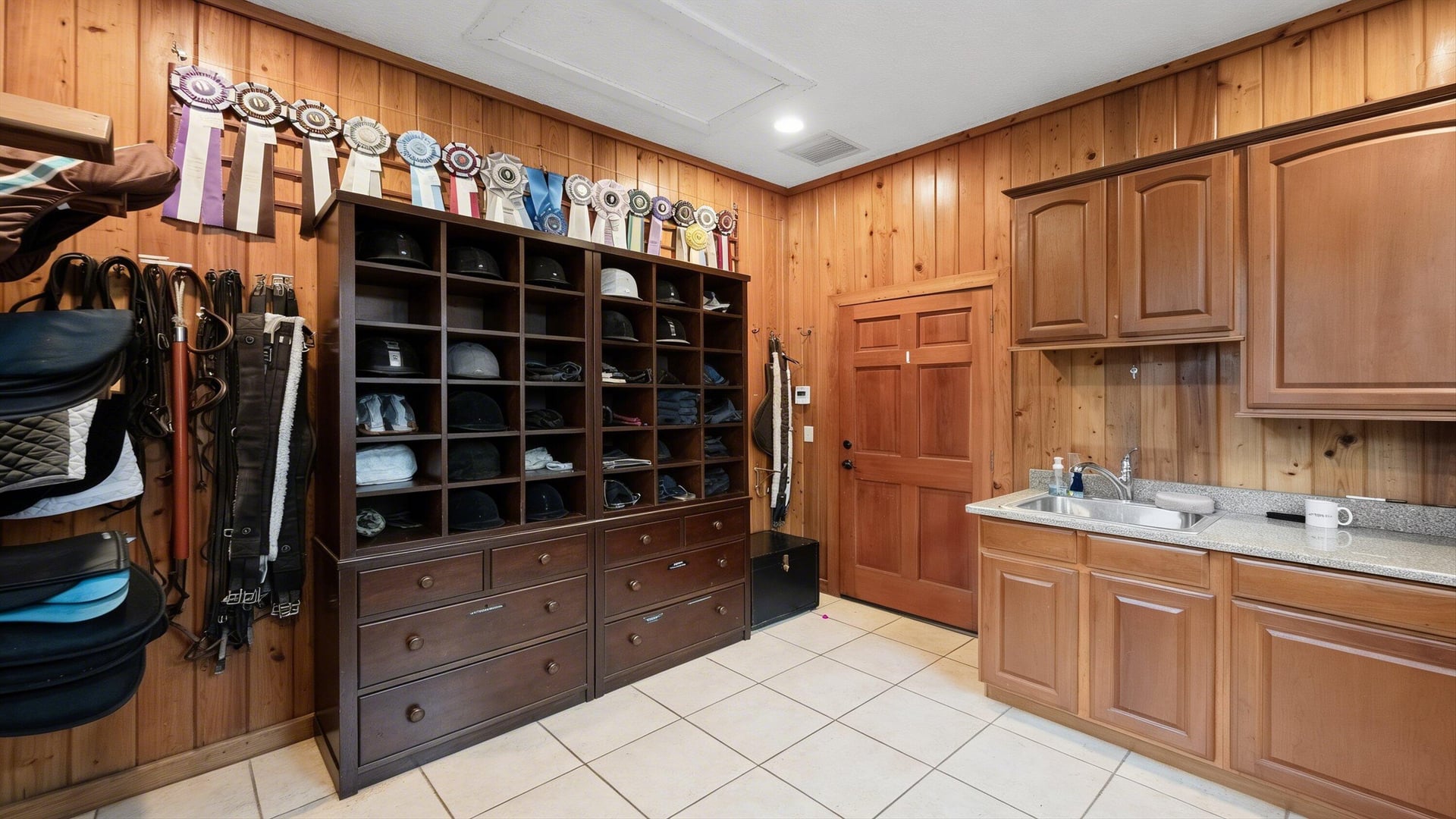 Saddle Trail Park Residence photo 52