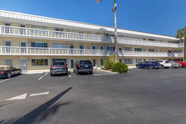 Unit 207 photo 2