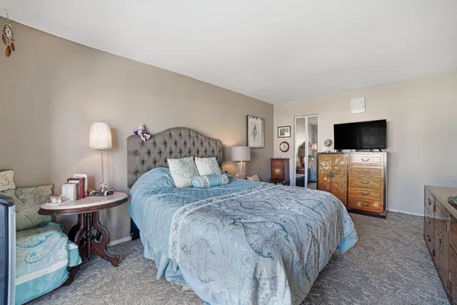Unit 207 photo 16