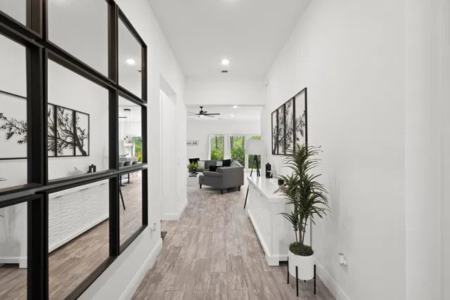 Residence photo 2