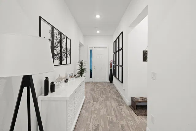 Residence photo 3