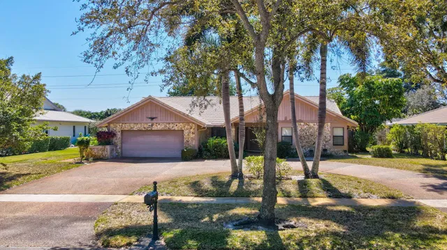 Boca Bath & Tennis Residence photo 3