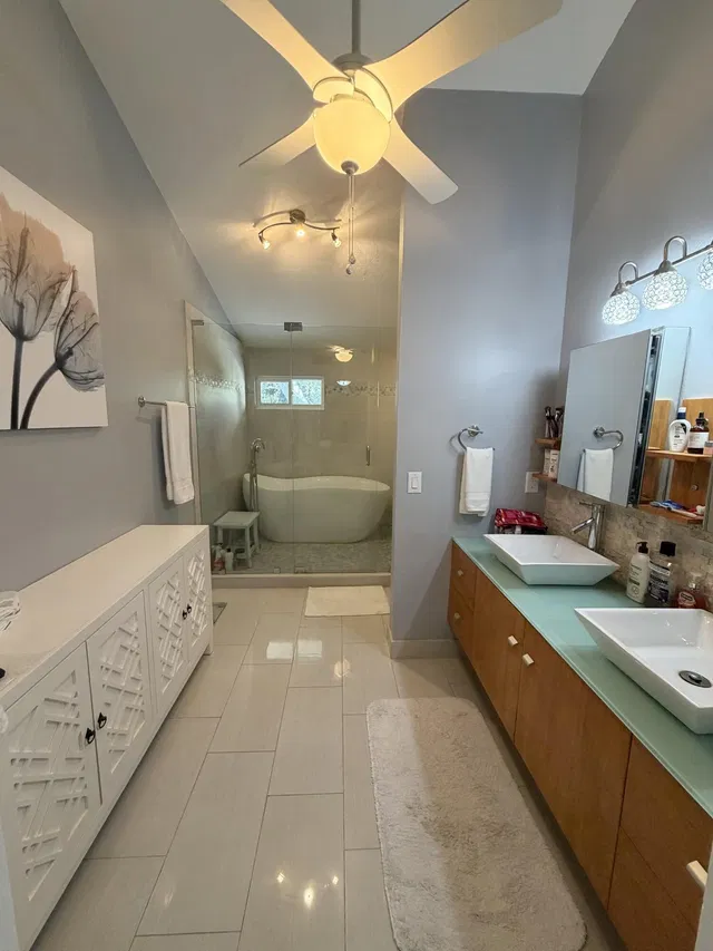 Unit D-28 photo 11