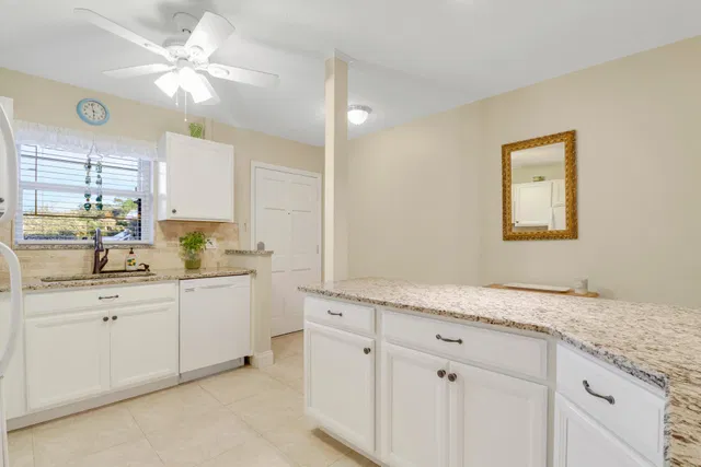 Unit 112-2 photo 13