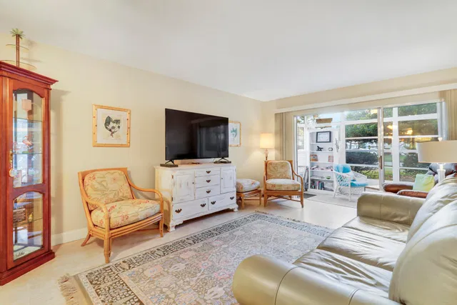 Unit 112-2 photo 18