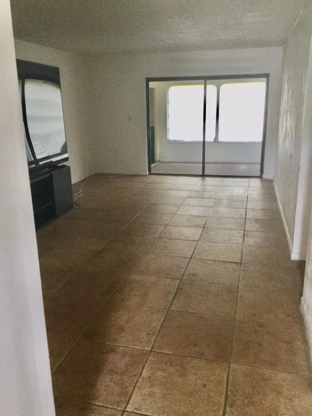 Unit 110 photo 3