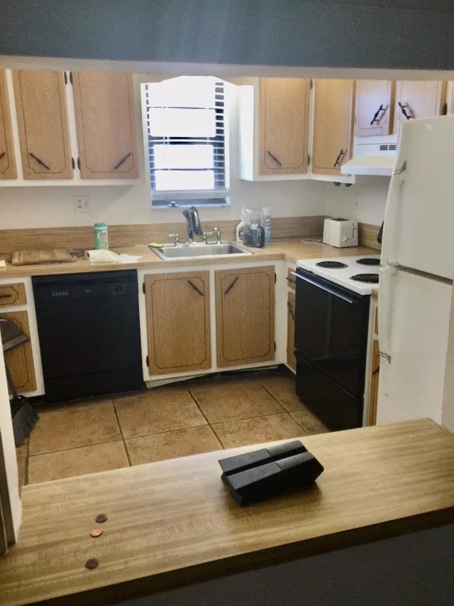 Unit 110 photo 5