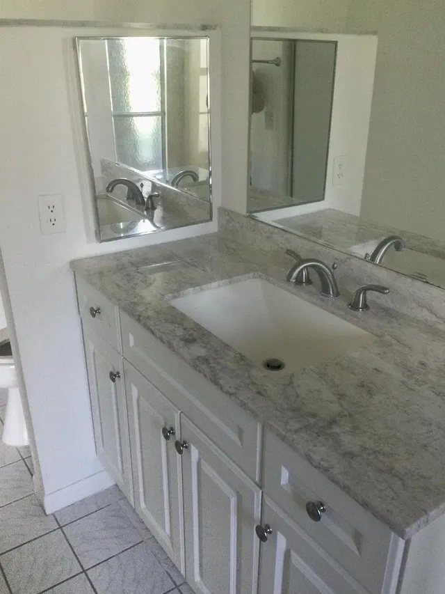 Unit 110 photo 8