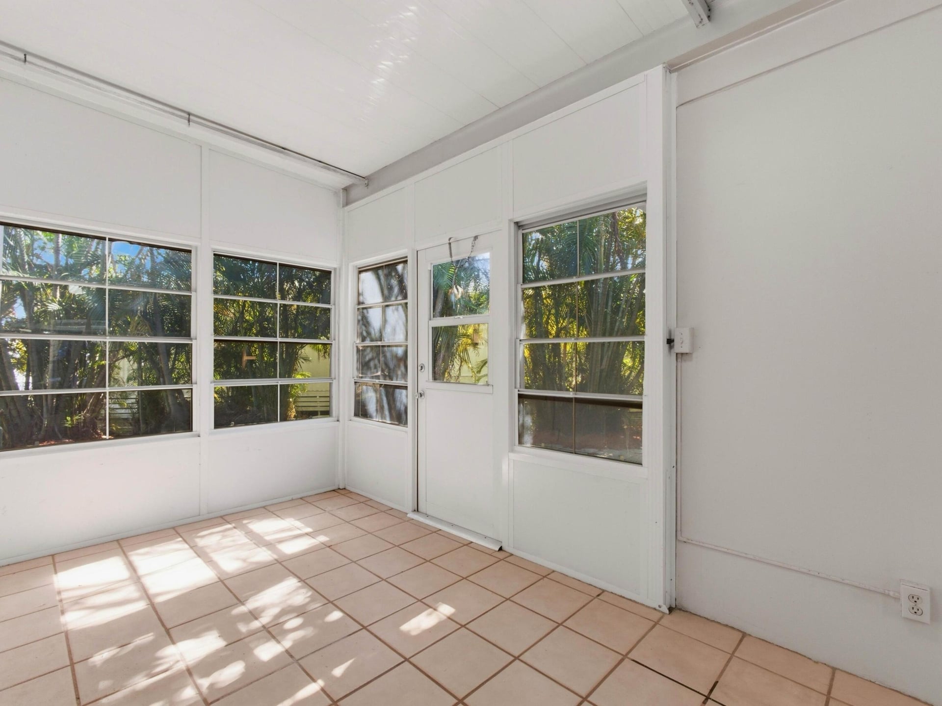  Residence photo 32