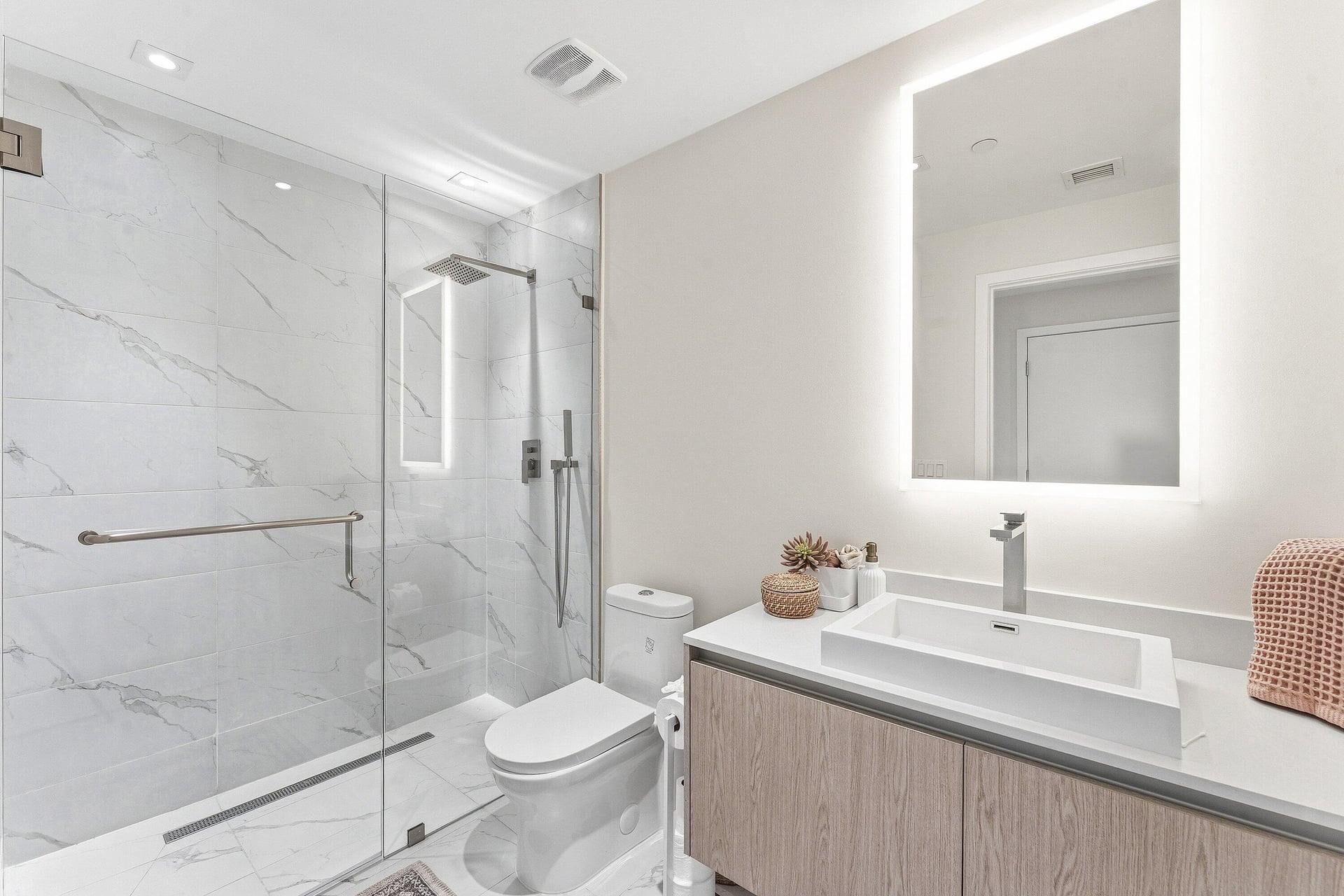 Amrit Ocean Resort & Residences Unit 1702p photo 32