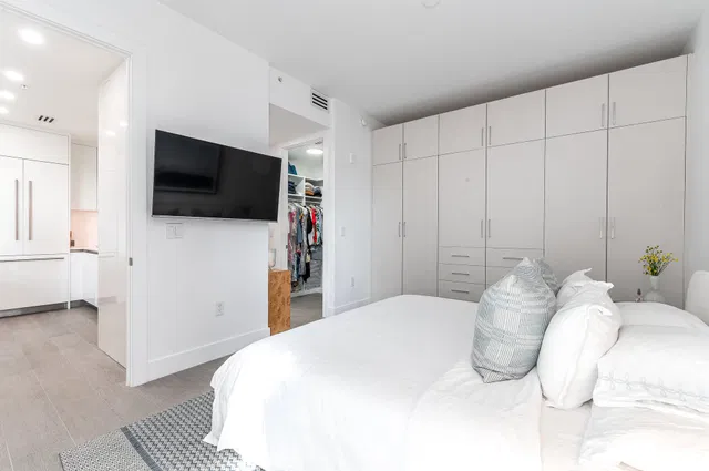 Tower 155 Unit 1008 photo 11