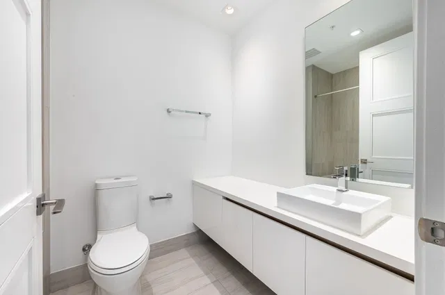 Tower 155 Unit 516 photo 16