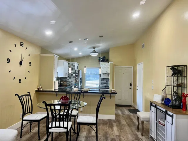  Unit 8053 photo 6