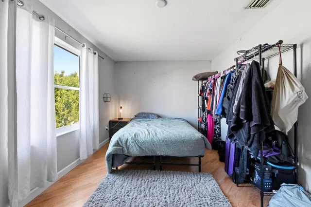 Residence photo 23