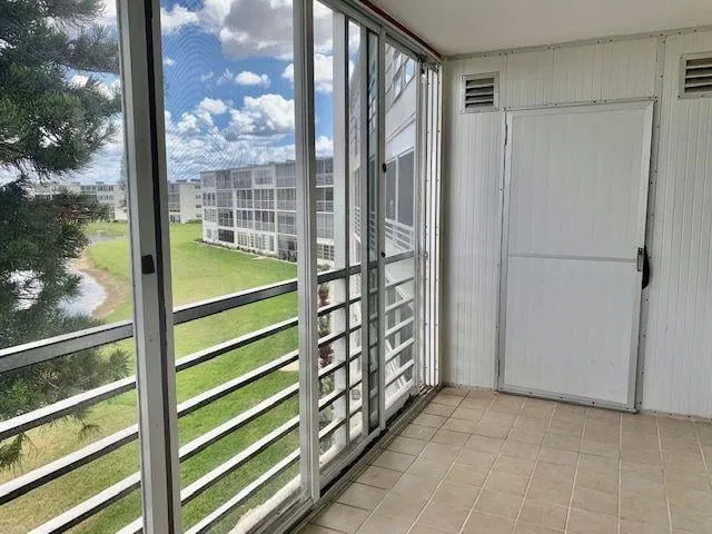 Residence photo 11