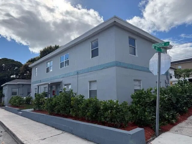 Residence photo 5
