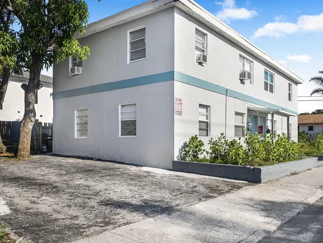 Residence photo 12