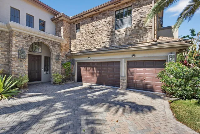  Residence photo 6