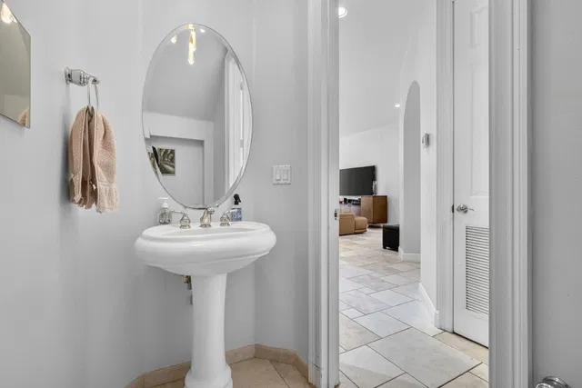 Residence photo 19