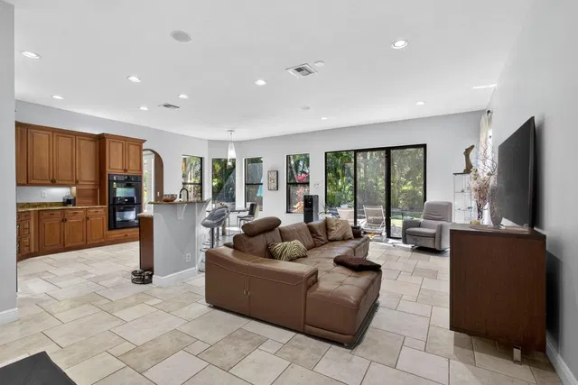 Residence photo 21