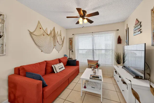 Unit 603 photo 11