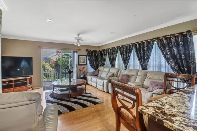 Residence photo 6