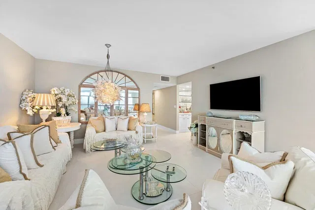 The Plaza of The Palm Beaches Unit 8g photo 5