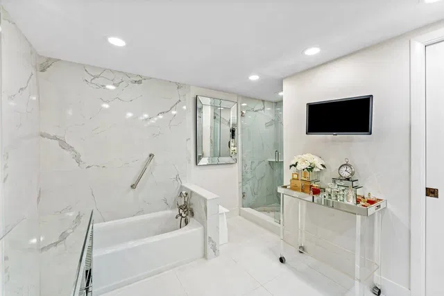 The Plaza of The Palm Beaches Unit 8g photo 15