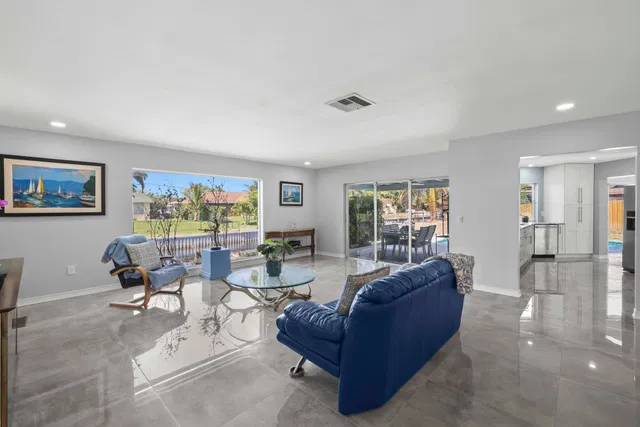 Residence photo 6