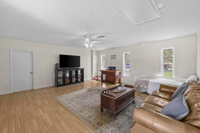 Residence photo 15