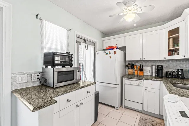 Unit 202 photo 7