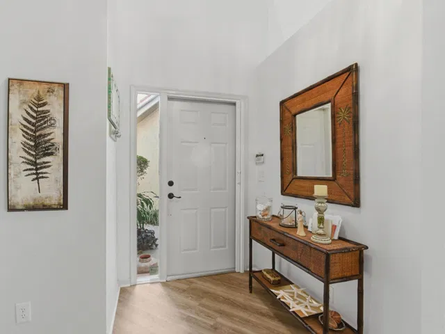  Residence photo 4