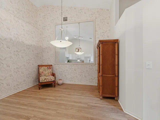 Residence photo 6