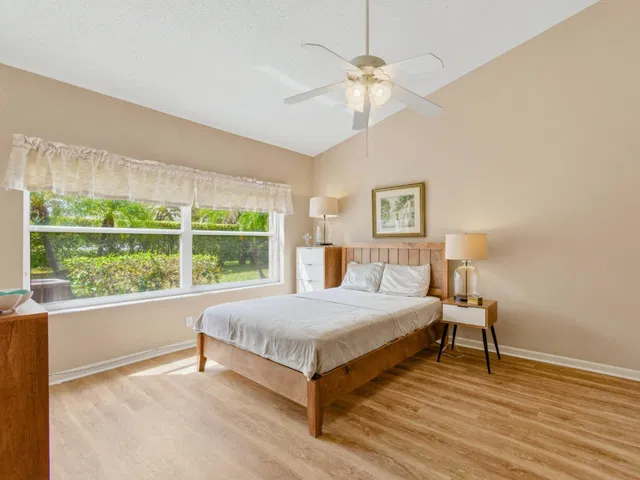  Residence photo 24