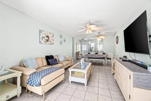 Unit 202 photo 14