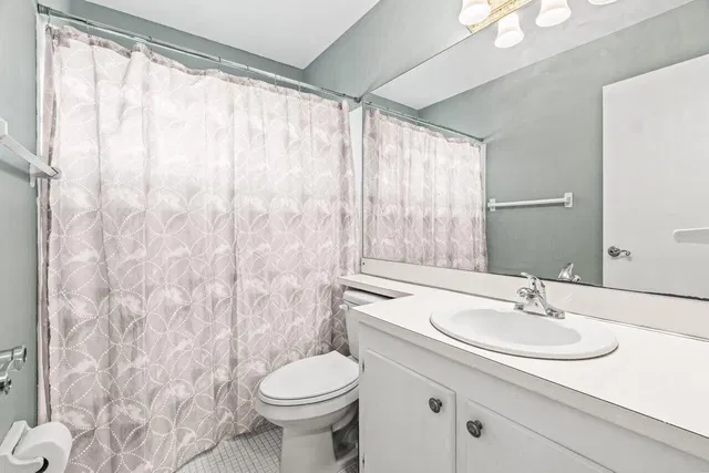 Unit 202 photo 20