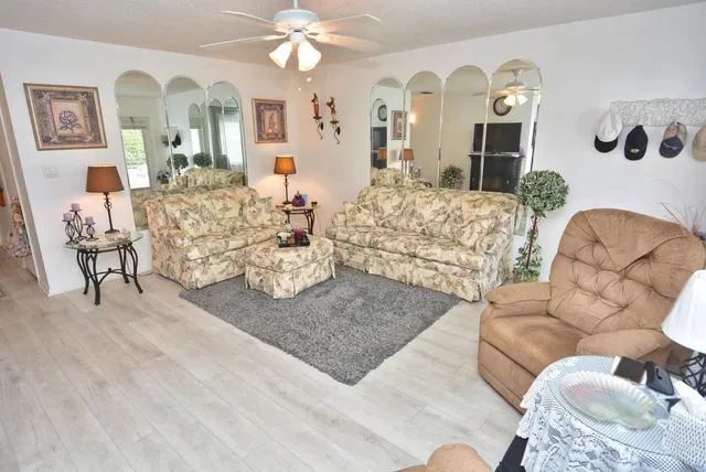 Unit 309 photo 2