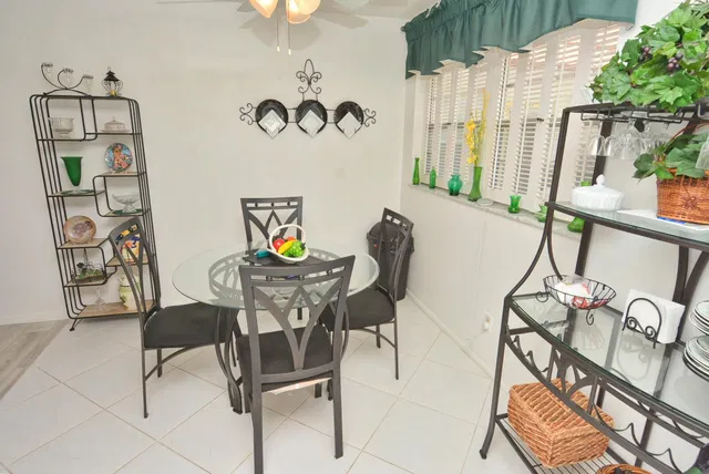Unit 309 photo 7